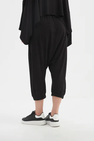 Its signature silhouette is perfect for everyday chic. Order a size down for a more tailored fit.