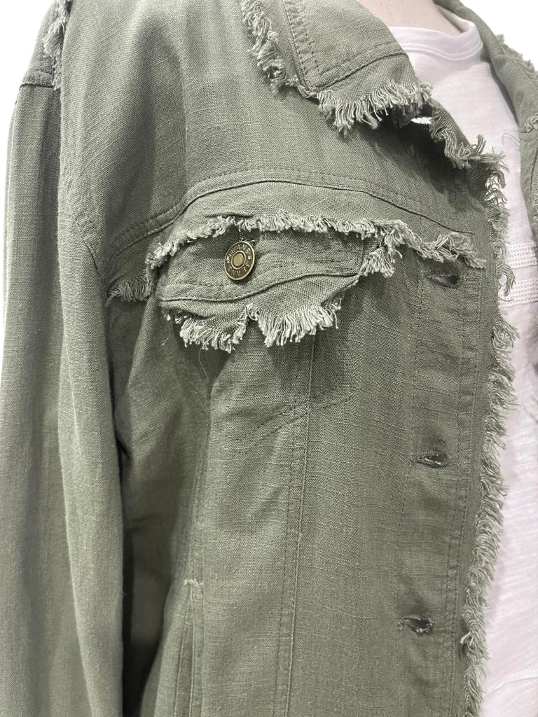 Made from a breathable blend of&nbsp;70% linen and 30% cotton, it offers natural texture and everyday comfort with a soft structure.