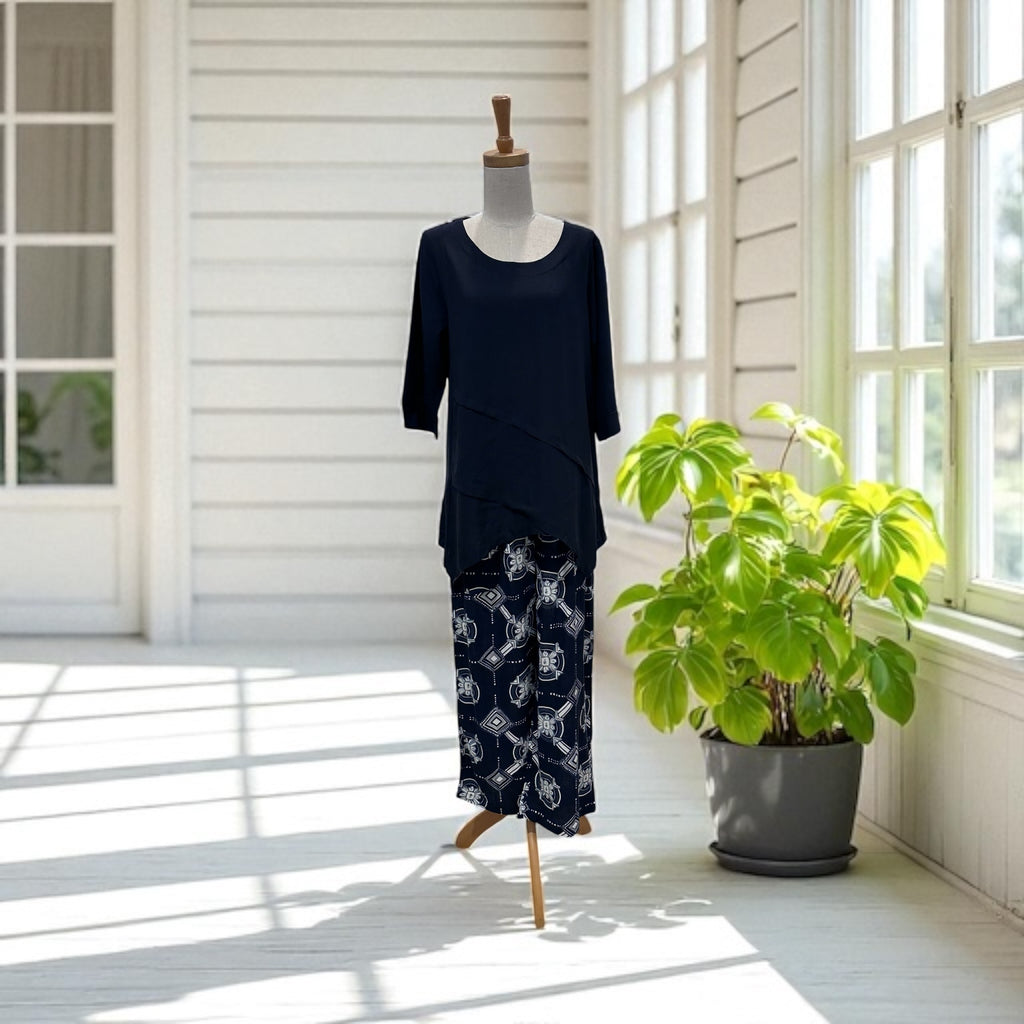 relaxed fit perfect for any occasion. Upgrade your wardrobe today with these effortlessly chic and comfortable pants.