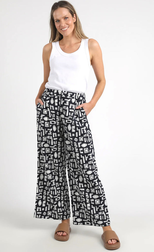 foxwood-etched-geo-pant-coordinate-navy-abstract-print-white