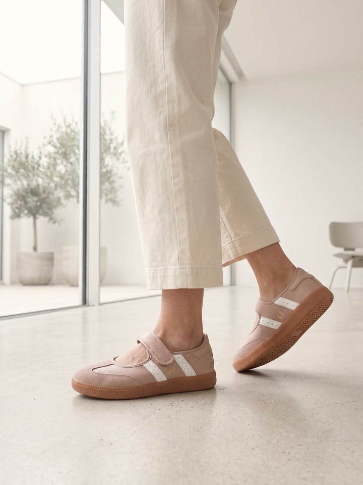 Good Soles Parlay sneakers with cream trousers