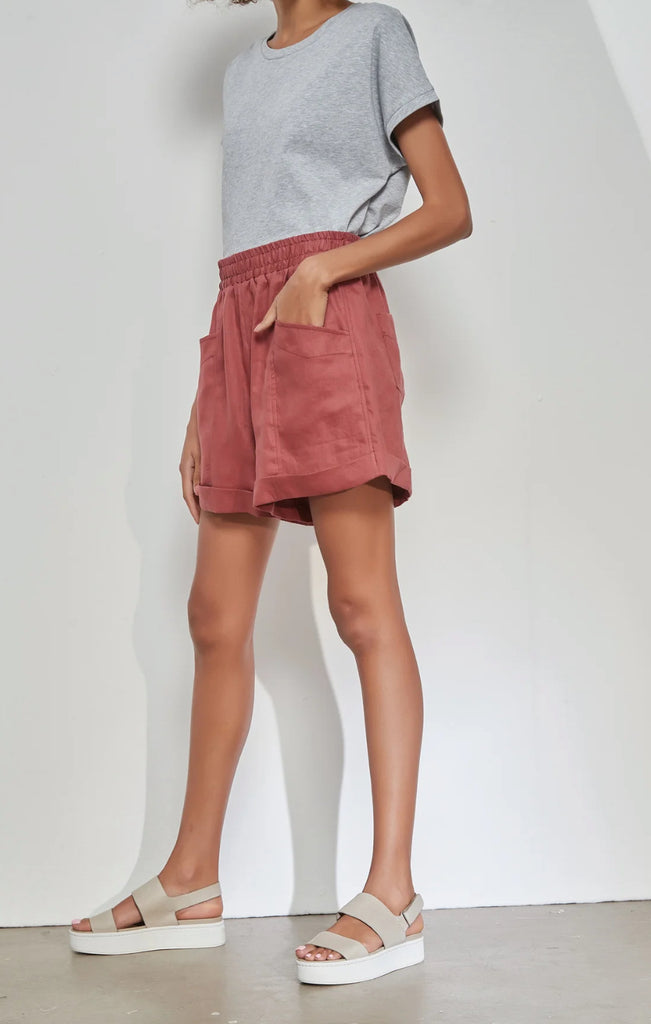 tirelli-shorts-linen-deep-pockets-mid-length-ruby-pink-red 